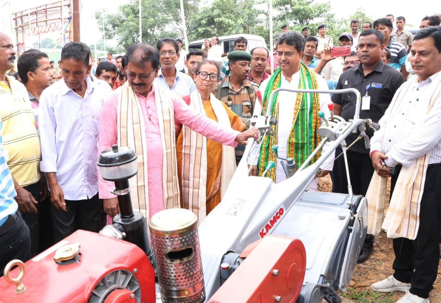 Chief Minister Dr. Manik Saha inaugurated the “Krishak Gnanarjan Kendra” at Sekerkot, Dukli Agricultural Sub-division, built at a cost of rupess 45 lakh on Thursday. In an agrarian country like India, the development of farmers is one of the primary goals of the state government. The Chief Minister expressed hope that this center will play an exemplary role in the socio-economic development of the farmers of this region.