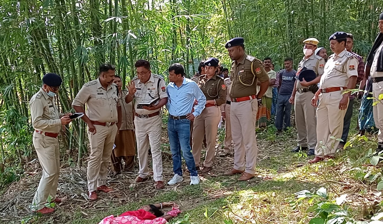 পর পুরুষের হাত ধরে পালানোর চার মাসের মাথায় রহস্যজনক ভাবে নগ্ন অবস্থায় উদ্ধার তিন সন্তানের জননীর ক্ষতবিক্ষত দেহ