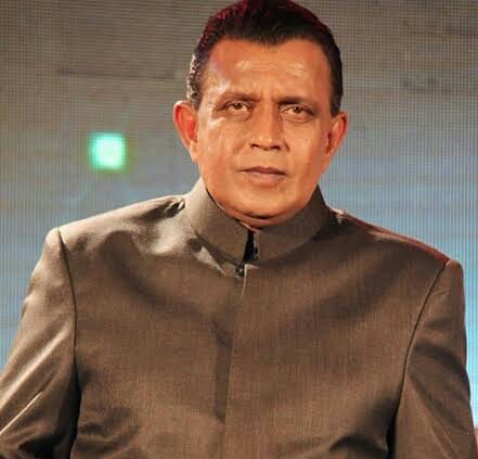 সাইকেল আরোহীকে বাঁচাতে গিয়ে দুর্ঘটনার কবলে মিঠুনের গাড়ি