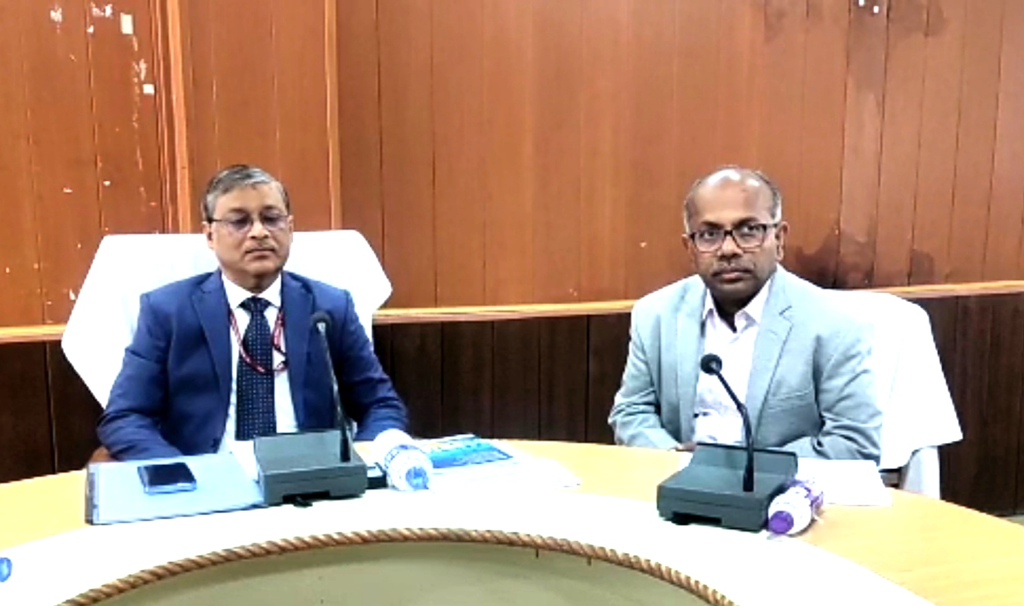 অবসরপ্রাপ্ত ব্যক্তিদের আর্থিকভাবে নিরাপদ জীবনযাত্রার কথা ভেবে ন্যাশন্যাল পেনশন সিস্টেম চালু করা হয়েছে