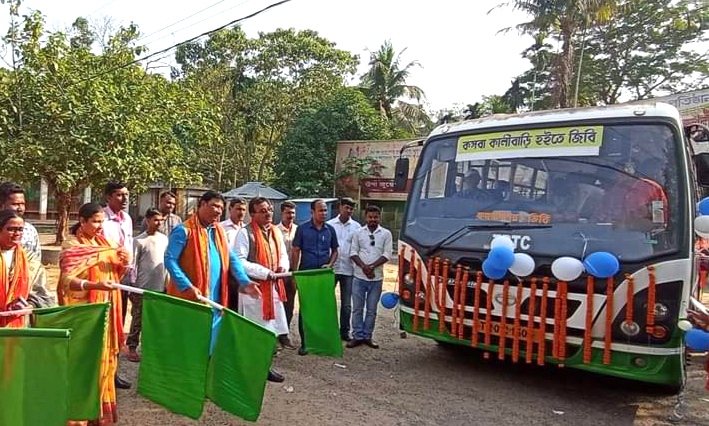 পর্যটকদের সুবিধার্থে এই বাস পরিষেবা চালু করা হয়েছে : পর্যটনমন্ত্রী