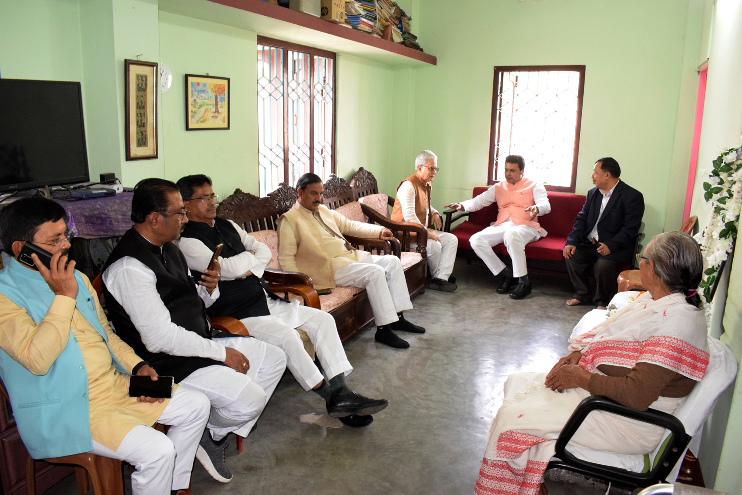 🧧🚨BJP leadership at late Padma Shri NC Debbarma’s house