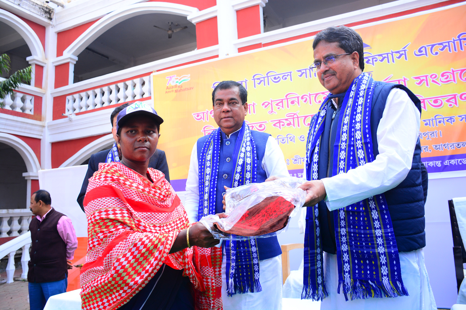🚨🧧সাফাই কর্মীদের আন্তরিক দায়িত্ব পালনের ফলেই  আগরতলা শহর তিলোত্তমা হয়ে উঠছে : মুখ্যমন্ত্রী