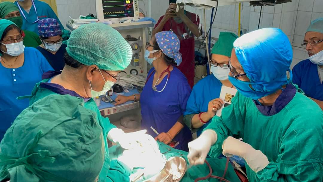 🚨🧧The Chief Minister performed a complex dental operation