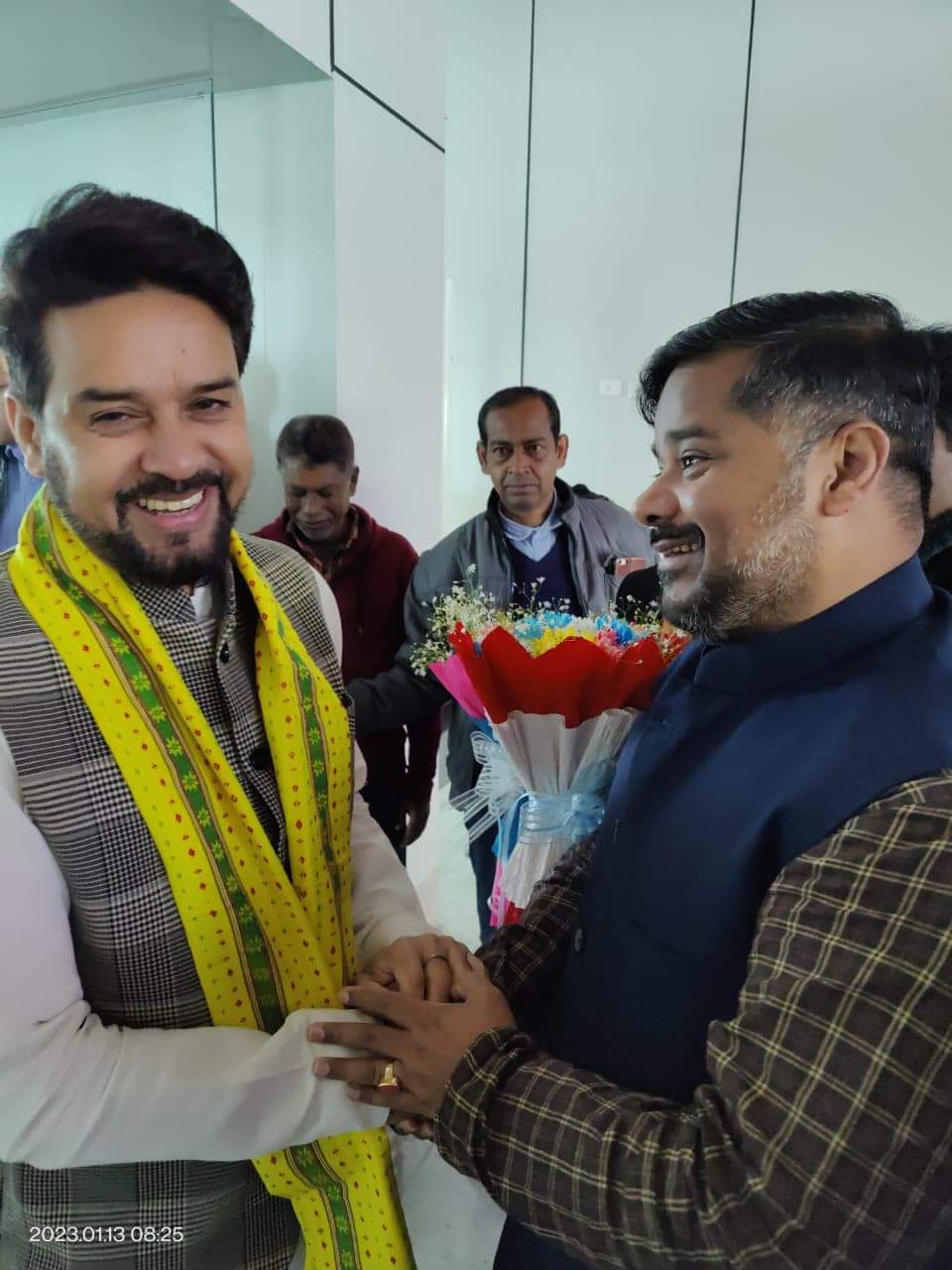 🧧🚨Central Information and Broadcasting , Youth Affairs and Sports minister  Anurag Singh Thakur came to the state. Information and cultural Minister Sushant Chowdhury welcomed him at the airport.