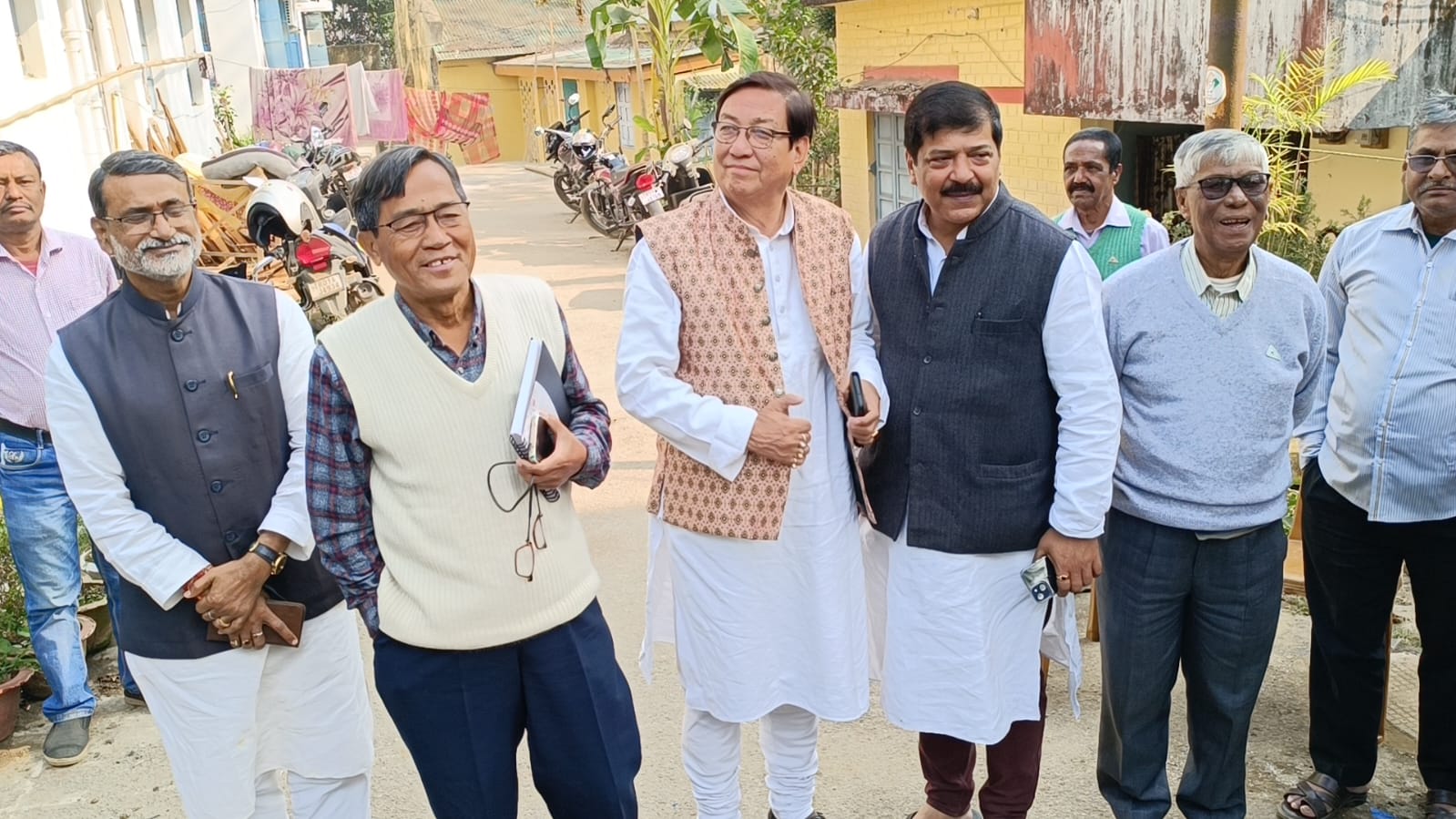 🚨🧧The alliance of anti-BJP secular parties is almost final. On Thursday, the CPIM and Congress leadership held a meeting at Sudip Roy Barman’s MLA residence to discuss seat sharing between the Congress and the CPM. On behalf of Congress, Sudip Roy Barman State President Birjit Sinha, Ashish Saha were present. State secretary Jiten Chowdhury was present on behalf of CPM. Left Front convener Narayan Kar also present there. A press conference has been organized at Agartala Press at 3:30 pm. Jiten Chowdhury said that the representatives of neutral BJP opposition parties will be present in that press conference. Jiten Babu said representatives of Matha may also be present there.