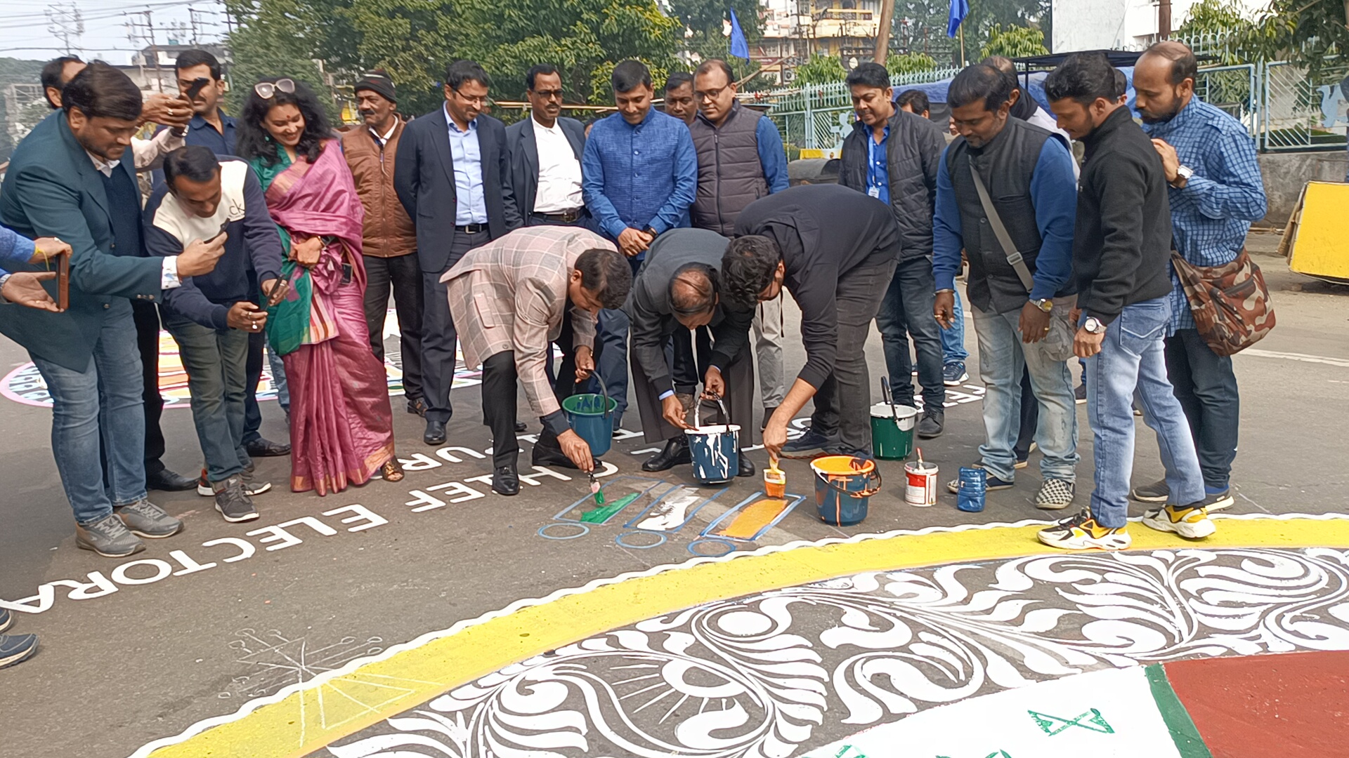 🧧🚨About 2 lakh house holds participated in Rangoli Utsav on the theme of peaceful election