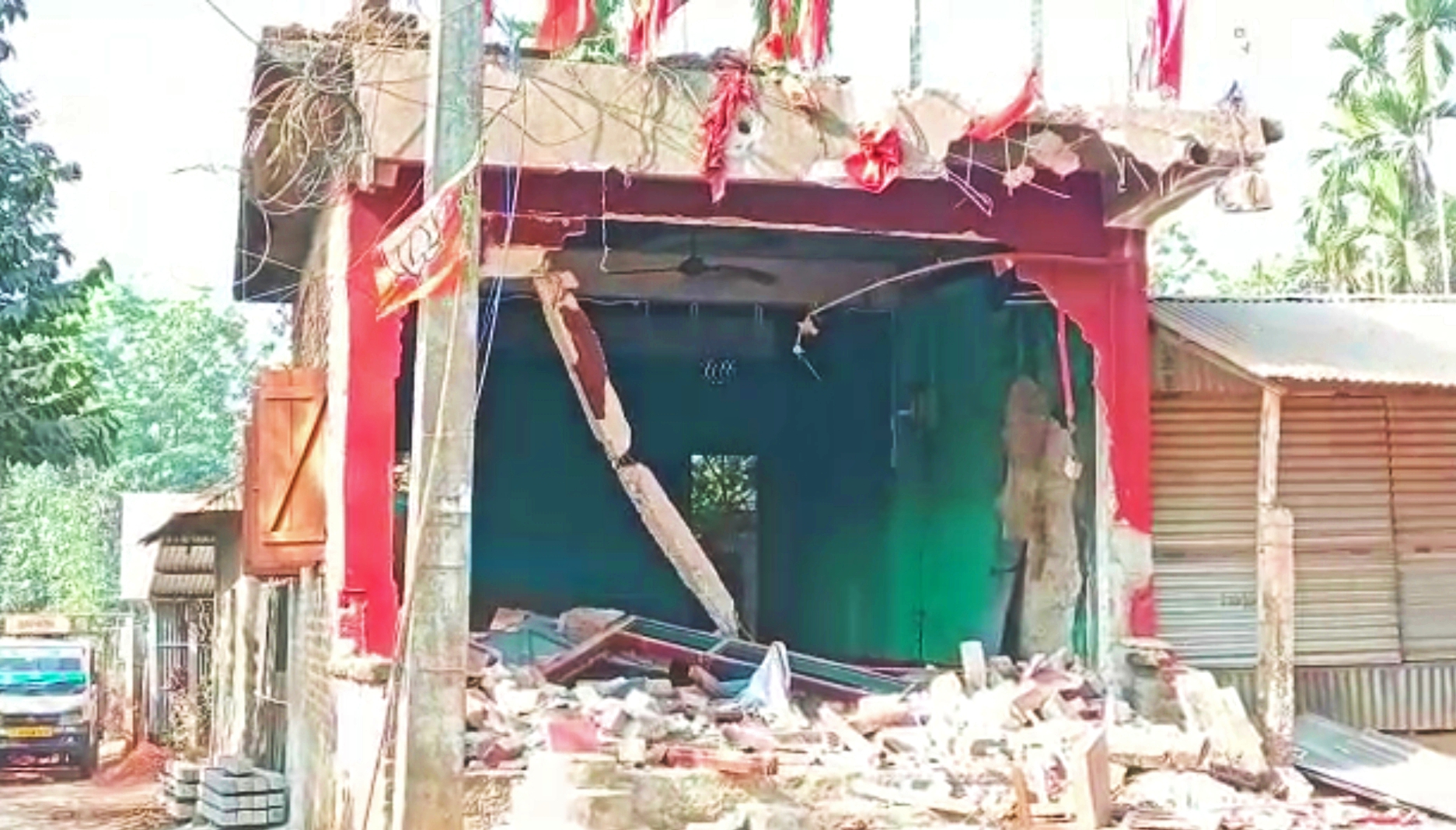 🚨🧧CPM party office broken by bulldozer