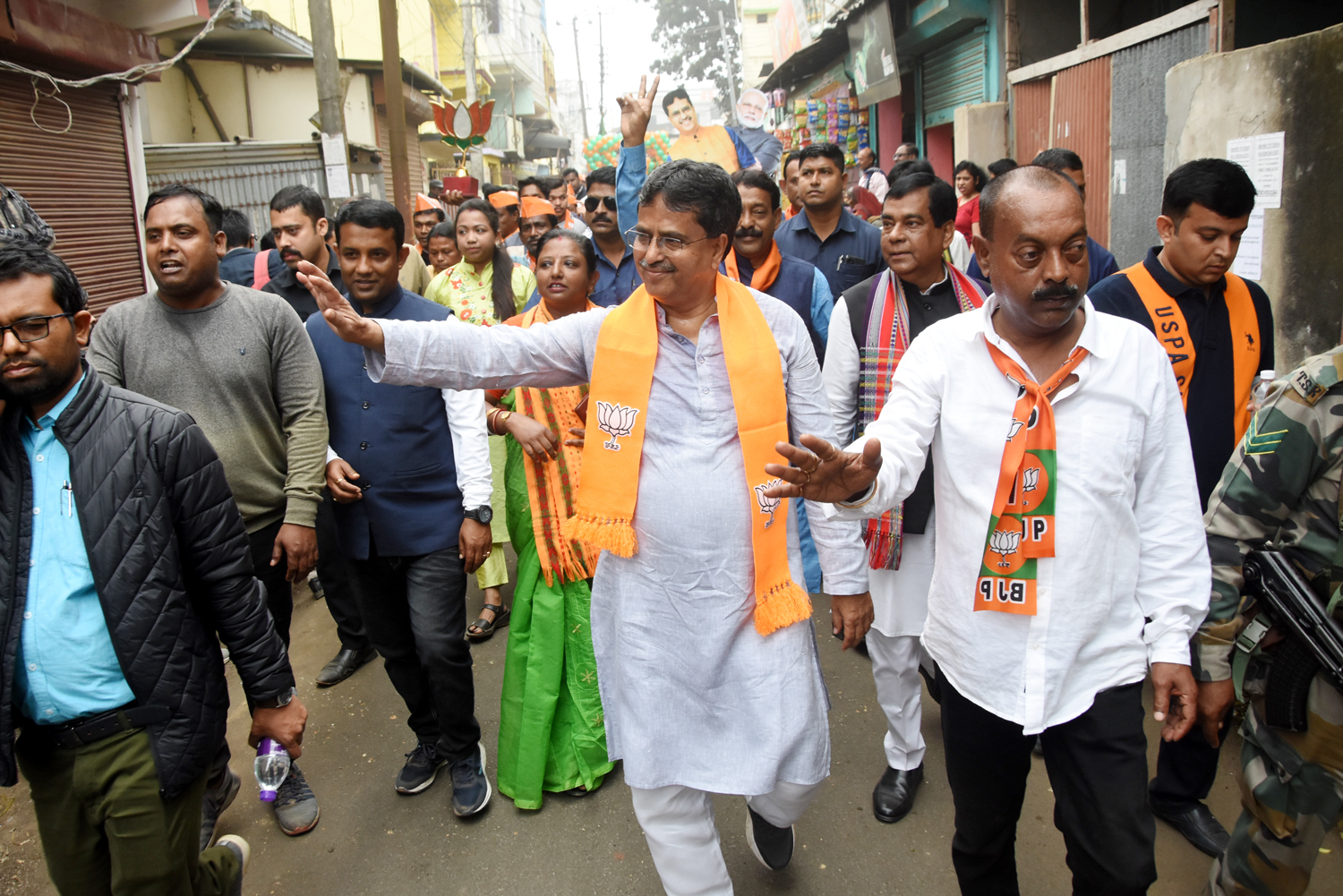 🧧🚨Chief Minister’s well-decorated road show