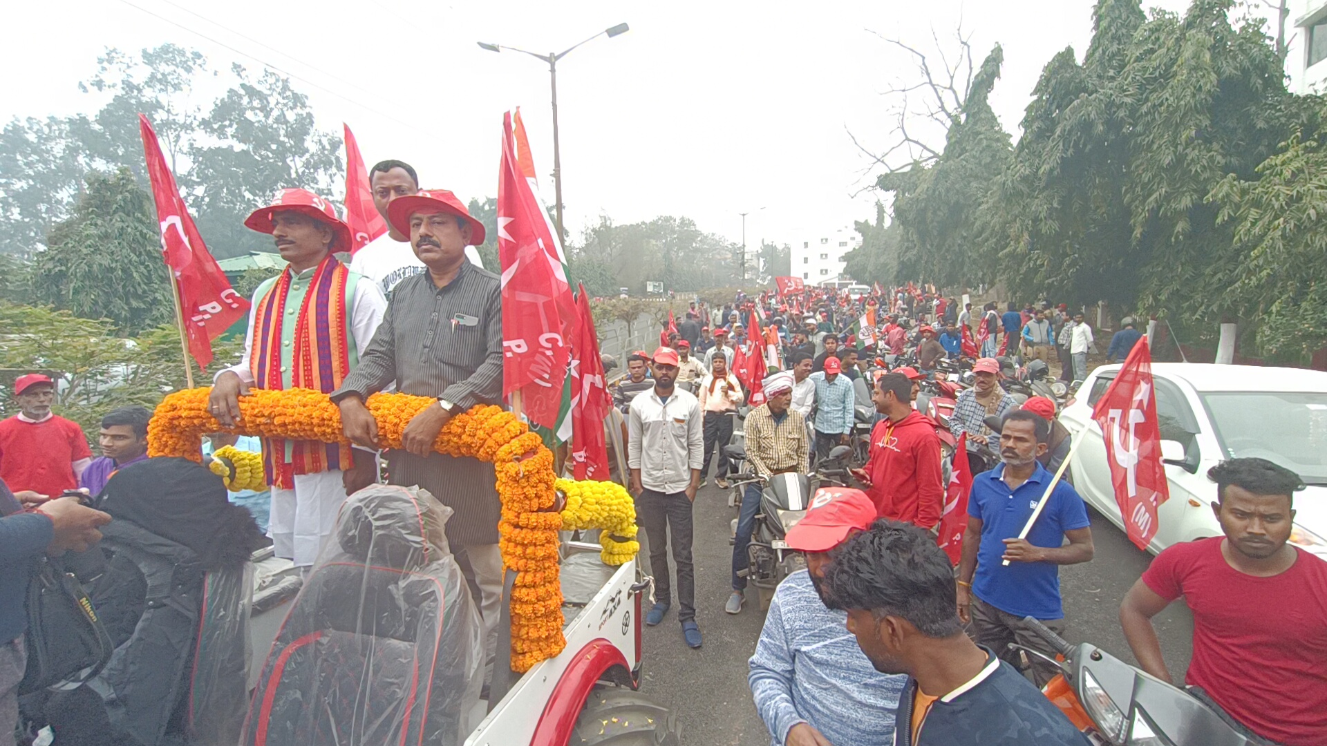 🧧🚨Congress-Left Front candidate Sudeep Sarkar’s well-equipped bike rally in Barajala assembly constituency. The presence of supporters in this bike rally was remarkable.