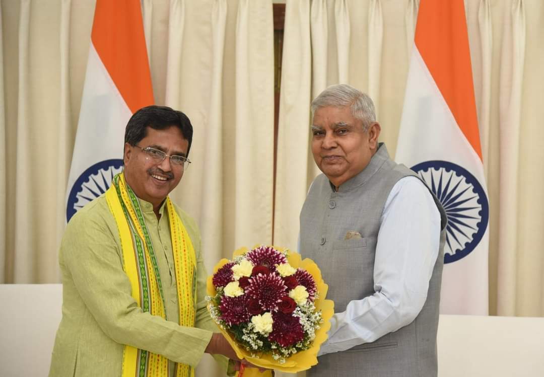 🚨🧧Chief Minister Dr. Manik Saha met with Vice President of India Jagdeep Dhankar at his residence in New Delhi on Sunday.