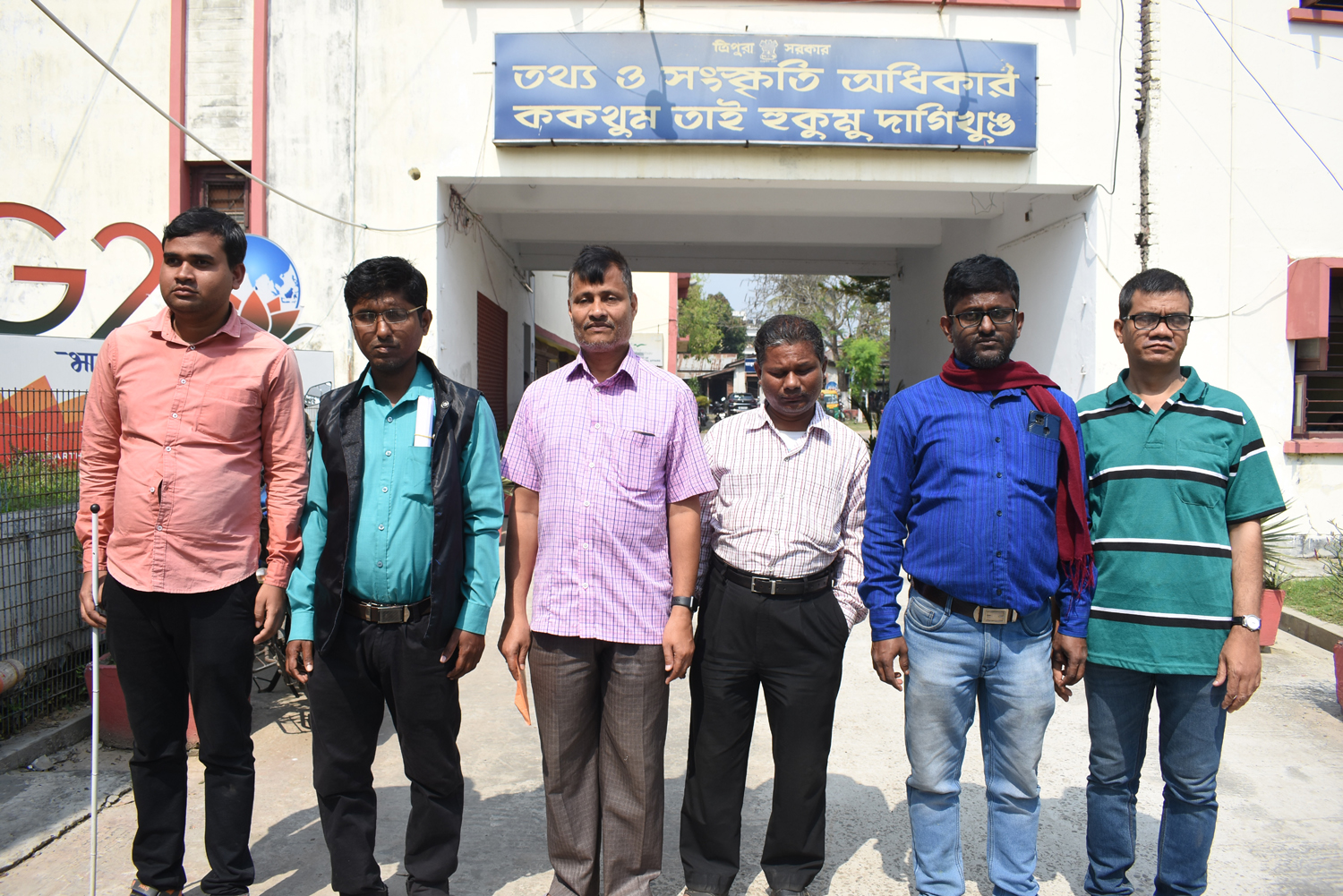 🚨🧧অল ত্রিপুরা ব্লাইন্ড অ্যাসোসিয়েশান তথ্য ও সংস্কৃতি বিষয়ক বিভাগের অধিকর্তার নিকট সাত দফা দাবিতে এক ডেপুটেশন প্রদান করে। গুরুত্বপূর্ণ দাবি গুলি হল,দৃষ্টি প্রতিবন্ধী কর্মচারীরা তথ্য ও সংস্কৃতি দপ্তরে মানসিক নির্যাতন এবং হয়রানির শিকার হচ্ছে। যত তাড়াতাড়ি সম্ভব এটি বন্ধ করা উচিত। প্রতিবন্ধী ব্যক্তির অধিকার আইন, 2016 অনুযায়ী দৃষ্টি প্রতিবন্ধী কর্মীদের জন্য বসার ঘর, ডেস্ক এবং টয়লেটের অ্যাক্সেস যোগ্যতা নিশ্চিত করতে হবে।বিভাগের দৃষ্টি প্রতিবন্ধী শিল্পীদের বিভাগ কর্তৃক আয়োজিত বিভিন্ন অনুষ্ঠানে অংশগ্রহণের সুযোগ দিতে হবে ইত্যাদি।