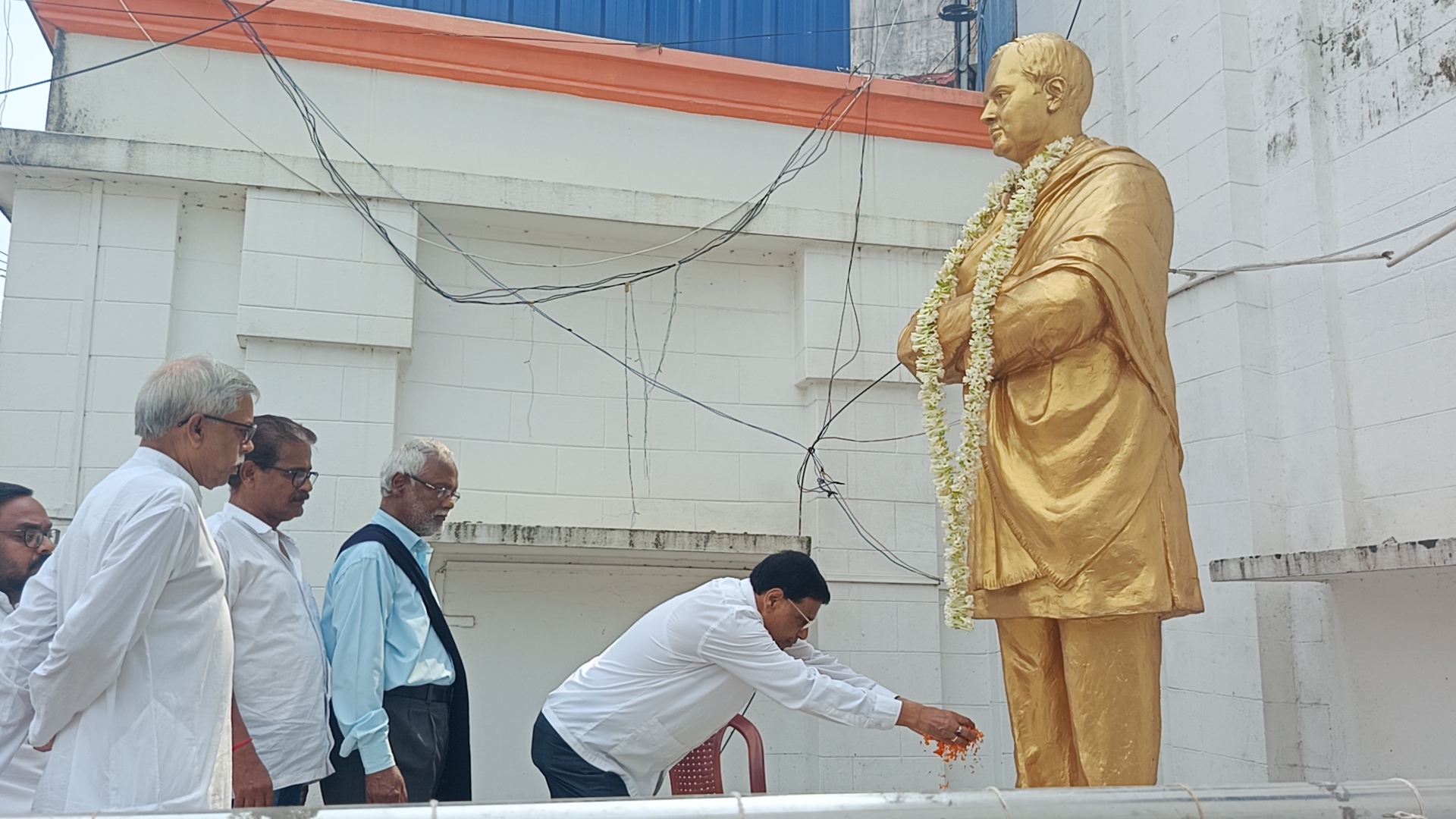 ভারতীয় জনতা পার্টি নয় ভারতীয় জঞ্জাল পার্টি : গোপাল